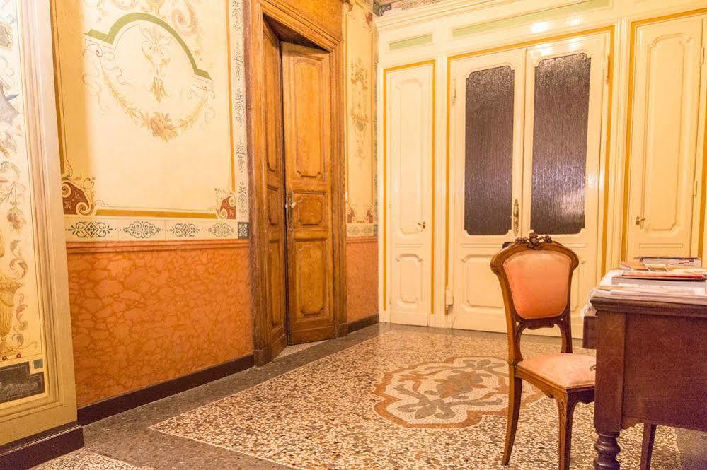 Riverside Napione 25 Turin Bagian luar foto