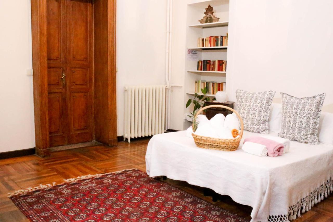 Riverside Napione 25 Turin Bagian luar foto